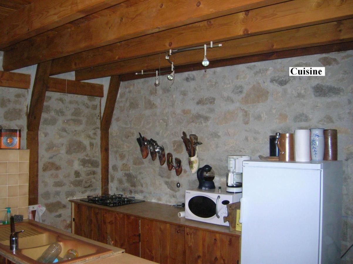 Gite De 15 Places En Chambre De 2, 4, 5 Personnes Saint-Exupery-les-Roches Екстер'єр фото